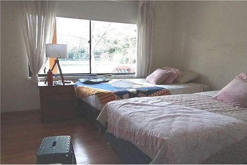 Se Vende Amplia Casa Av. Las Rastras.