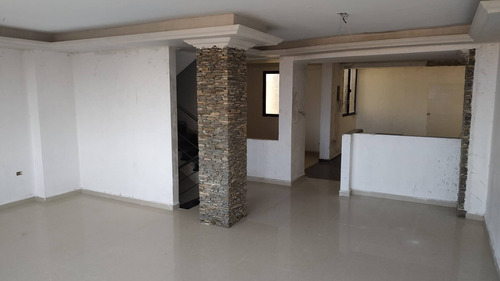 Imagen 5 de 14 de 157068 Anthony M 0424-4338703 Venta Townhouse Lomas Del Este