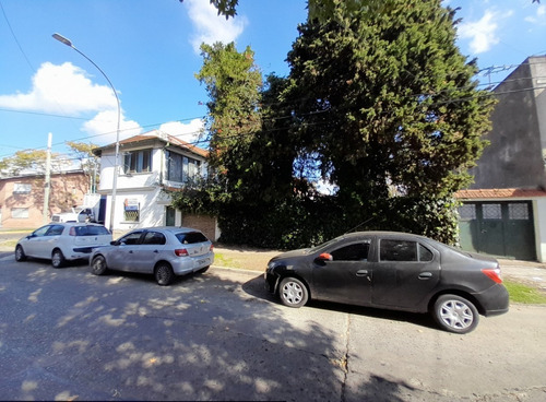 Imagen 3 de 30 de Chalet 6 Amb En 2 Plantas S/lote De 348m2. Excelente Ubicacion.