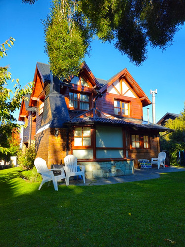 Casa En Venta En Barrio Belgrano, Bariloche, Patagonia 