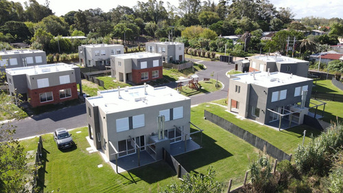 Imperdible Oportunidad! Alquiler De Casa Jardín A Estrenar En San José De Carrasco! Unidad 24.