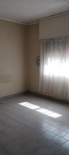Casa En Venta - 3 Dormitorios 1 Baño - Cochera - 540mts2 - Bahia Blanca