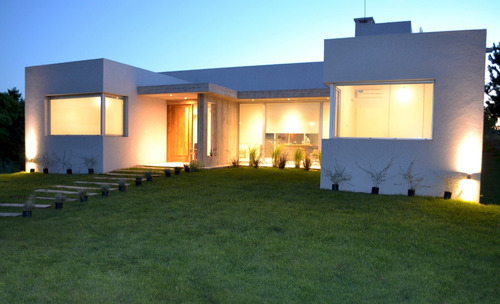 Imagen 1 de 14 de Residencial 1 193 Hermosa!