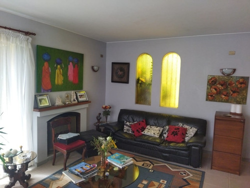 Venta De Casa Solida En El Sector De El Canelo Algarrobo.
