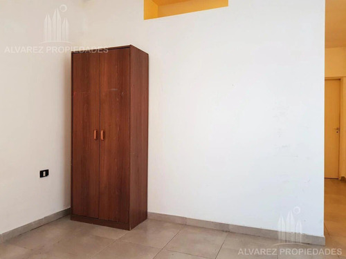 Imagen 3 de 5 de Departamento - Moron