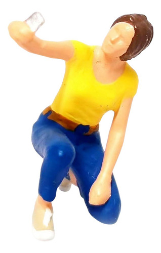 Figuras Realistas De Personas A Escala 1:64, Amarillo