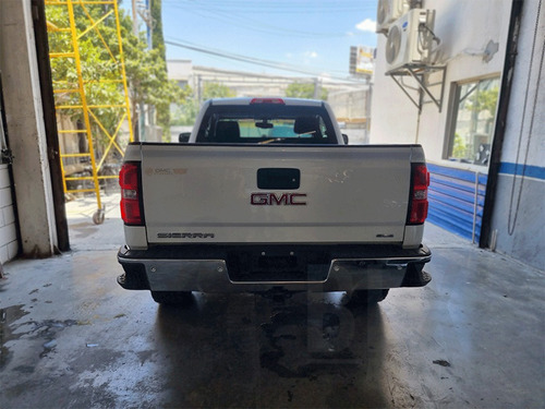 GMC Sierra 5.4 Cabina Regular Sle 4x4 At