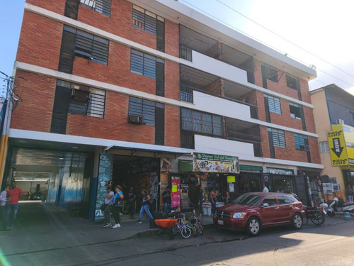 Local En Alquiler Para Cauchera Y Cambio De Aceite Centro De Valencia Jc-lp