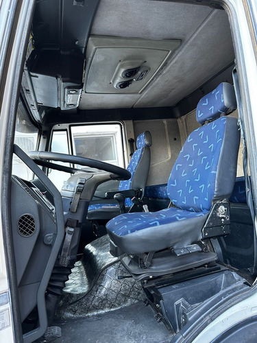 Iveco Tector 1722 Empresa
