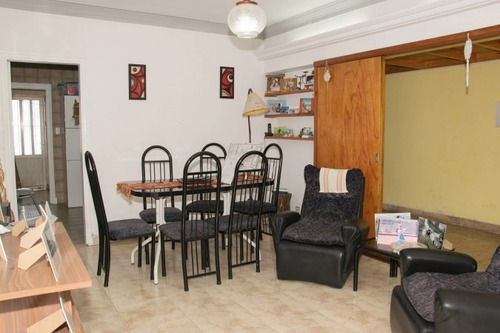 Imagen 3 de 14 de Venta Hermoso Ph De 4 Ambientes, A La Calle, Patio Y Garage