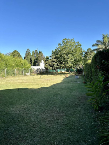 Casa En Venta En Villa Elisa