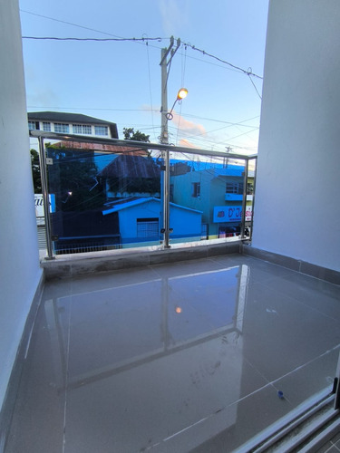 Apartamento De 2 Habitaciones Un Baño Sala Cocina Comedor
