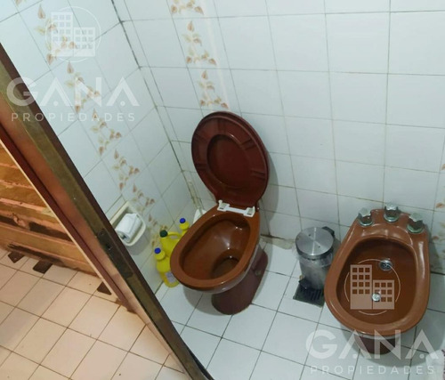 Casa De Pasillo En Barrio Martin, A Reciclar, Excelente Oportunidad.