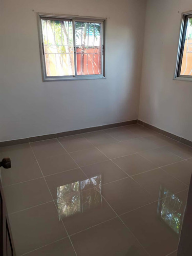 Casa Ubicada En El Residencial Las Orquideas, La Romana