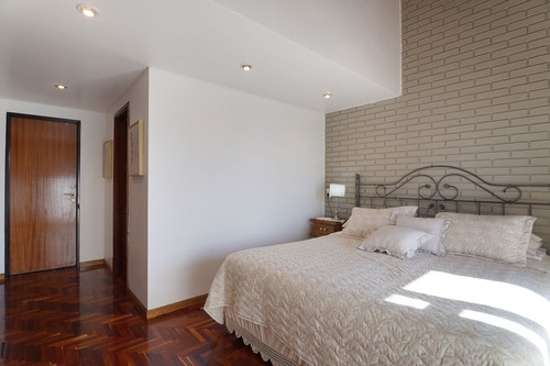 Venta Casa 5 Ambientes Villa Luzuriaga -permuta