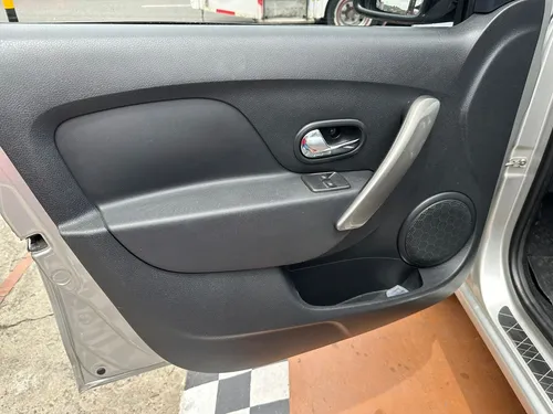 Renault Logan INTENS 1.6 AT
