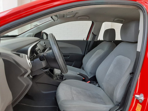 Imagen 7 de 14 de Chevrolet Sonic Lt Manual