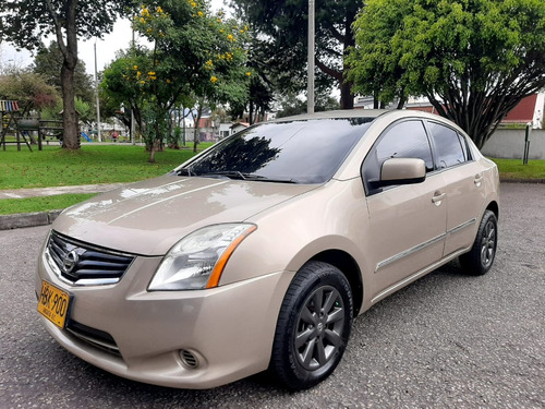 Nissan Sentra 2.0 Mecánico Con Aire Full Equipo 