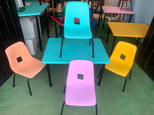 Mesa Preescolar / Infantil Con 4 Sillas Colores Pastel