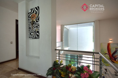 Casa De Lujo En Venta Con Alberca En Las Fuentes Cerca De La Expo