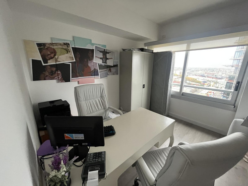 Venta De Departamento 3 Amb Con Cochera En Puerto Madero