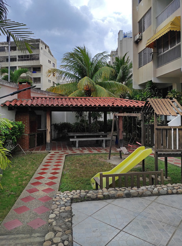 Apartamento Vacacional En La Guaira Con Piscina Frente A La Playa