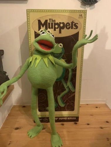 The Muppets Kermit Frog Photo Puppet Disney Master Replica