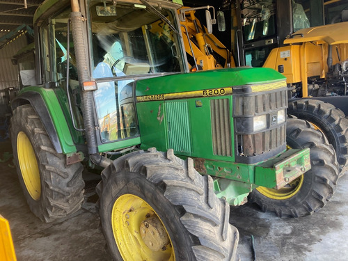 Imagen 1 de 7 de Tractor Agrícola John Deere 6200