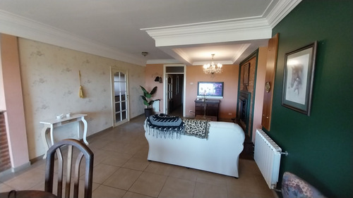 Venta Chalet De Categoría En Sierra De Los Padres - Gas Natural Conectado