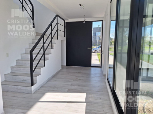 Casa En Venta 6 Ambientes En Barrio Acacias Puertos