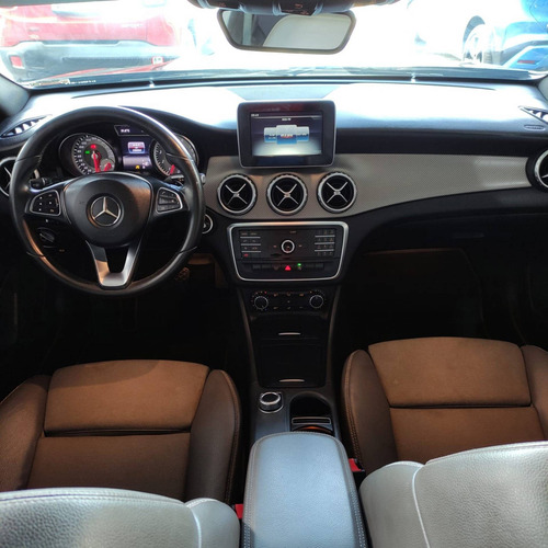 Imagem 5 de 11 de Mercedes-benz Gla 200 1.6 Cgi Style 16v Turbo Flex 4p