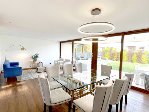 Casa En Arriendo De 4 Dorm. En Colina