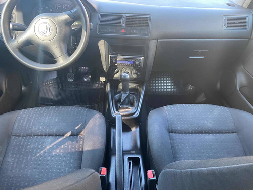Imagem 5 de 5 de Volkswagen Golf 2001 1.6 5p