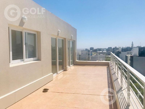 Se Vende Con Renta Penthouse 2 Dormitorios. Centro. Garajes Opcionales.