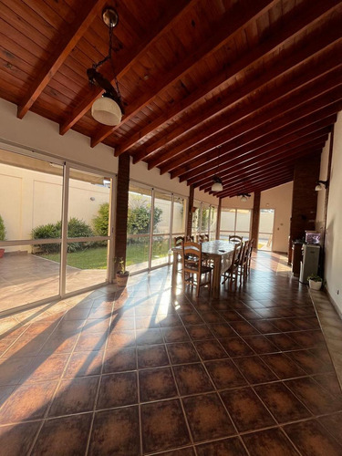 Casa En Inmejorable Zona!!