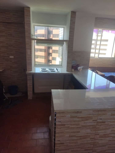 Imagen 5 de 19 de Apto Remodelado En Urb Playa Grande