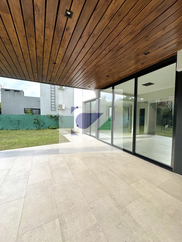 Casa En Venta En El Nogal Country