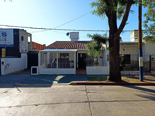 Casa En Barrio Los Naranjos Dos Dormitorios