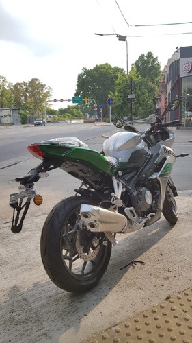 Benelli 302r Sport Metzeler Agrobikes (yamaha R3, Ninja 300)