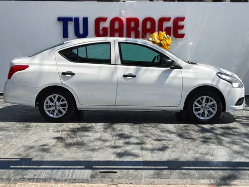 Nissan Versa 1.6 Drive Mt