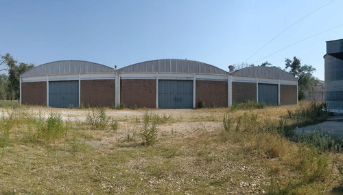 Imagen 9 de 12 de Galpón De 1.600m2 En Terreno De 9.000m2 Y 4 Silos