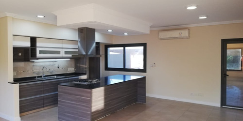 Imagen 15 de 30 de Hermosa Casa En Venta 4 Amb. Barrio Cerrado Canning