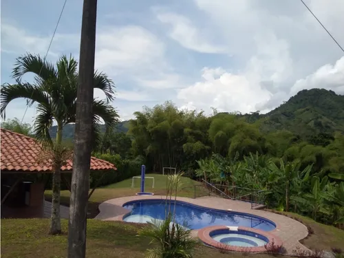 Vendo Fk De Recreo Vereda La Honda, 3 Cuadras Combia, Pereira