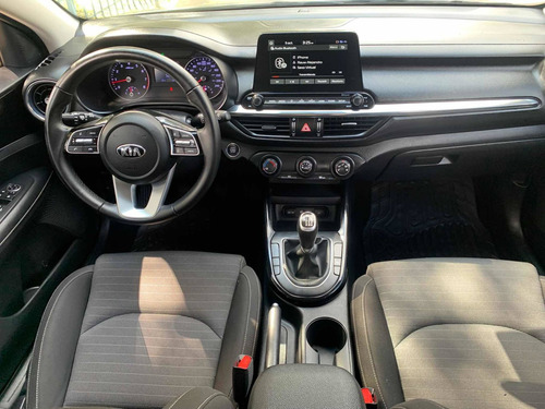 Imagen 11 de 15 de Kia Forte 2.0 Hb Ex Mt 2020