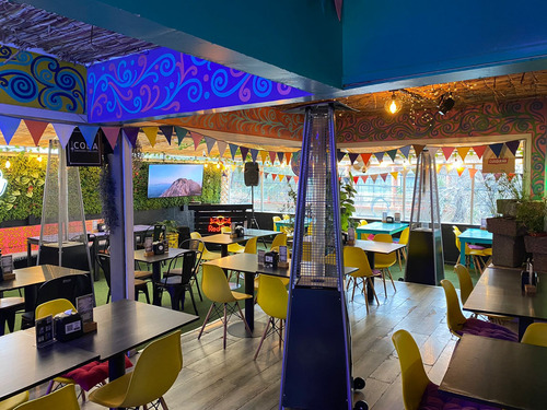Plaza Colombia / Bar Restorant Y Almacen - Hb Hunter