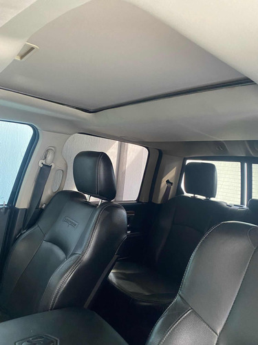 Dodge Ram 2500 5.7 Pickup Crew Cab Laramie 4x2 Mt