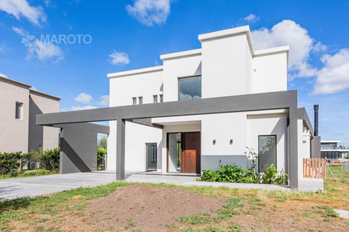 Imagen 5 de 30 de Casa En Venta A La Laguna En Canton Norte- Maroto Propiedades-
