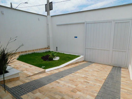 Imagem 2 de 14 de Casa Nova À Venda Em Peruíbe Sp.