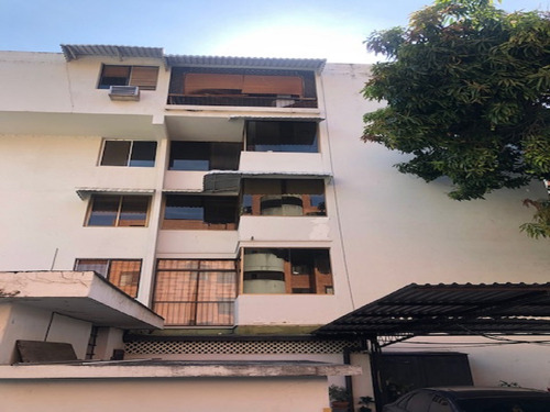 Imagen 1 de 29 de En Venta Apartamento En La Avenida Principal De Sebucán.