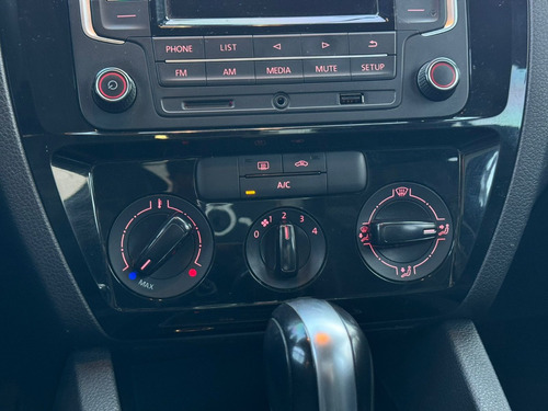 Volkswagen Jetta 2.0 Tiptronic At